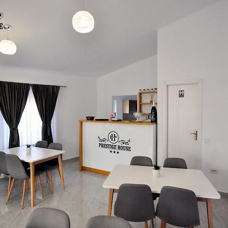 Pensiunea Prestige House Curtea de Argeş Екстериор снимка