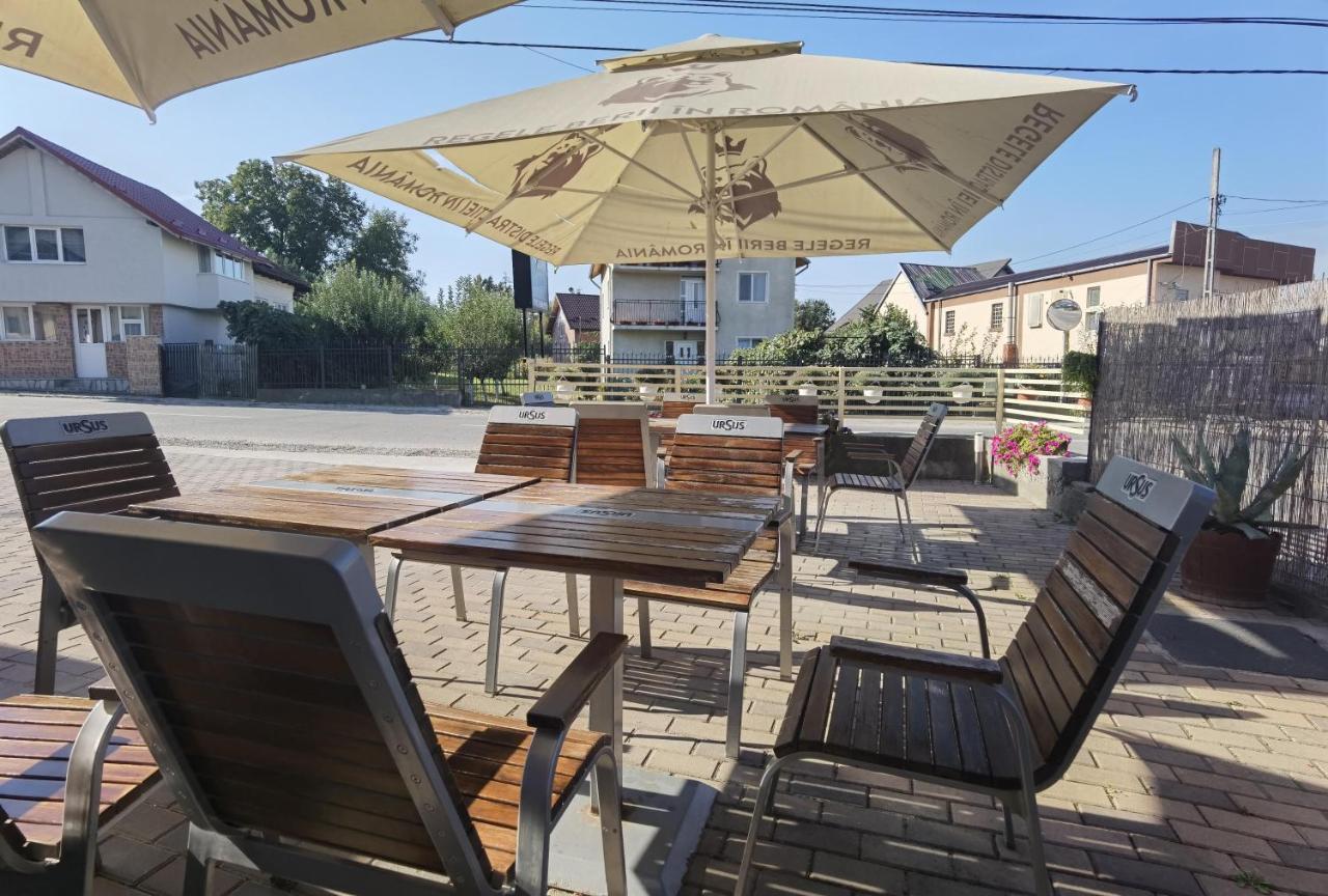 Pensiunea Prestige House Curtea de Argeş Екстериор снимка
