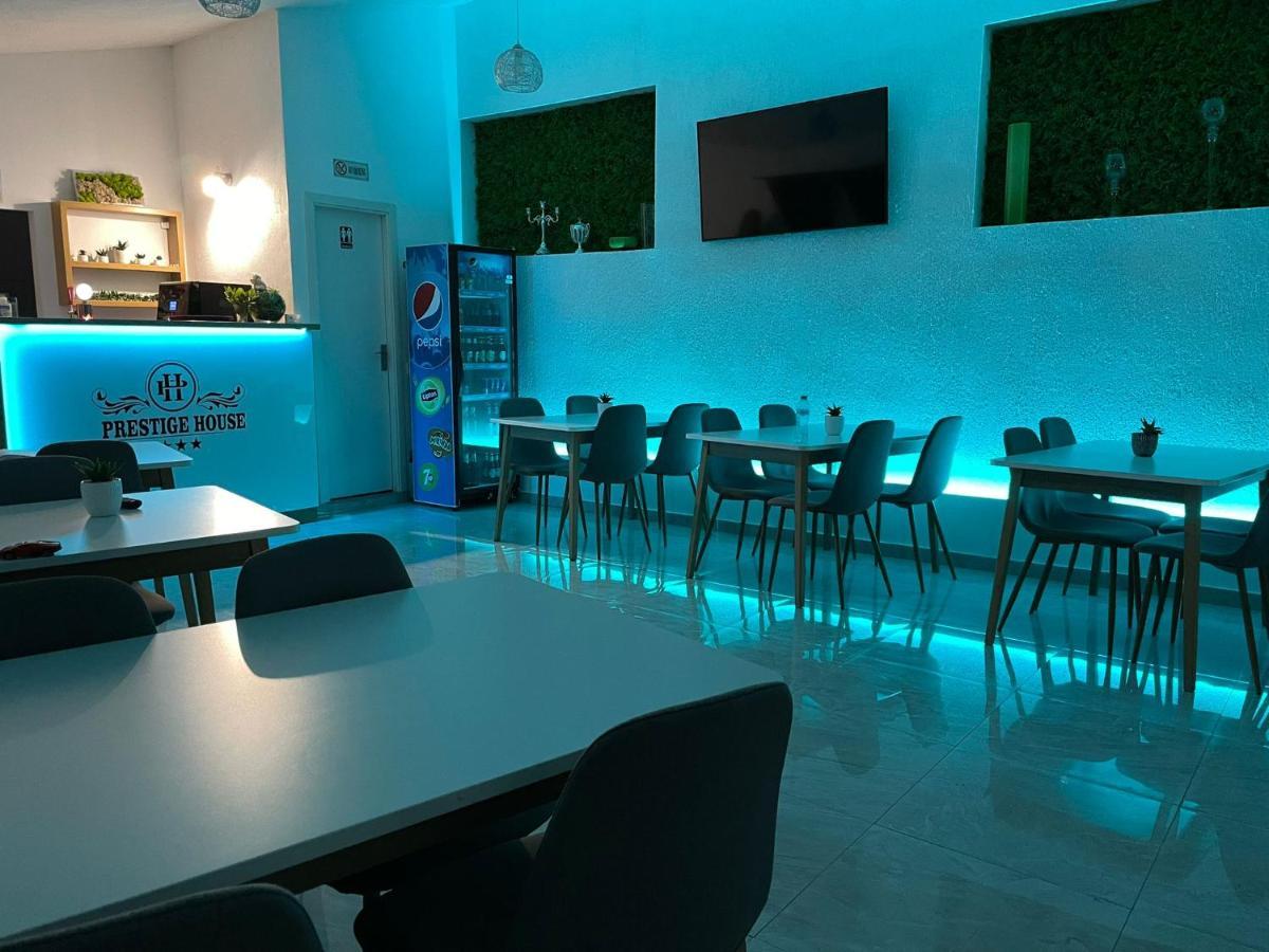 Pensiunea Prestige House Curtea de Argeş Екстериор снимка