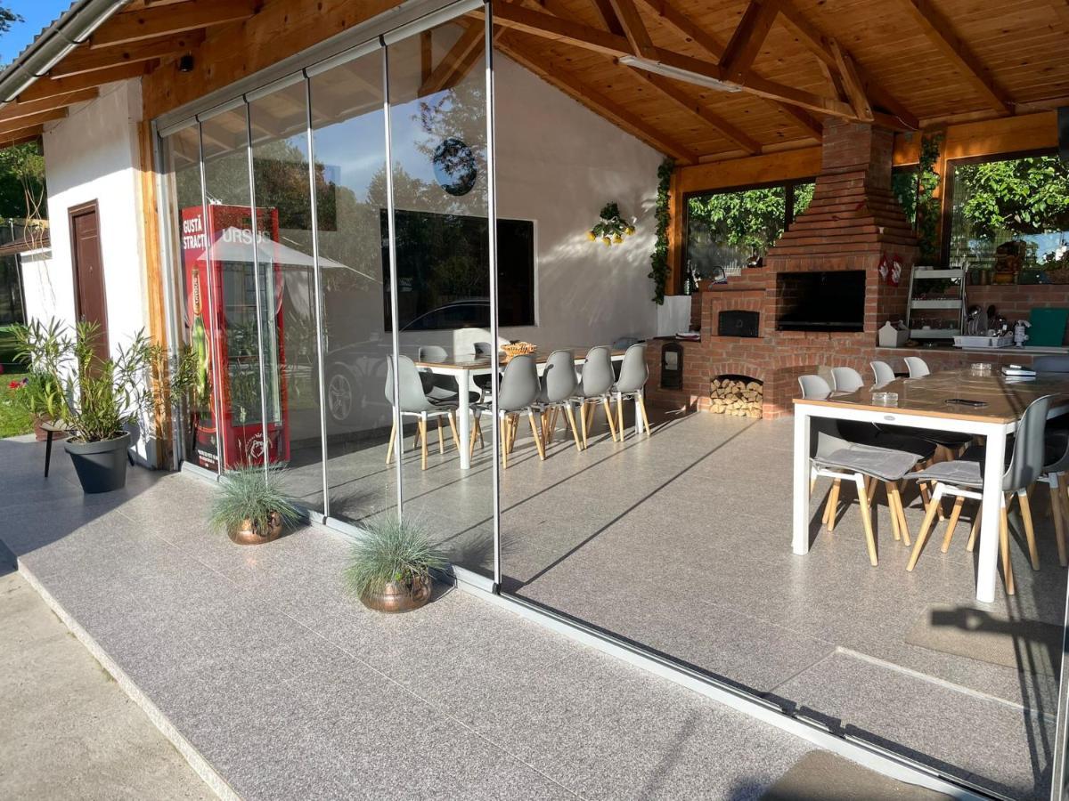 Pensiunea Prestige House Curtea de Argeş Екстериор снимка