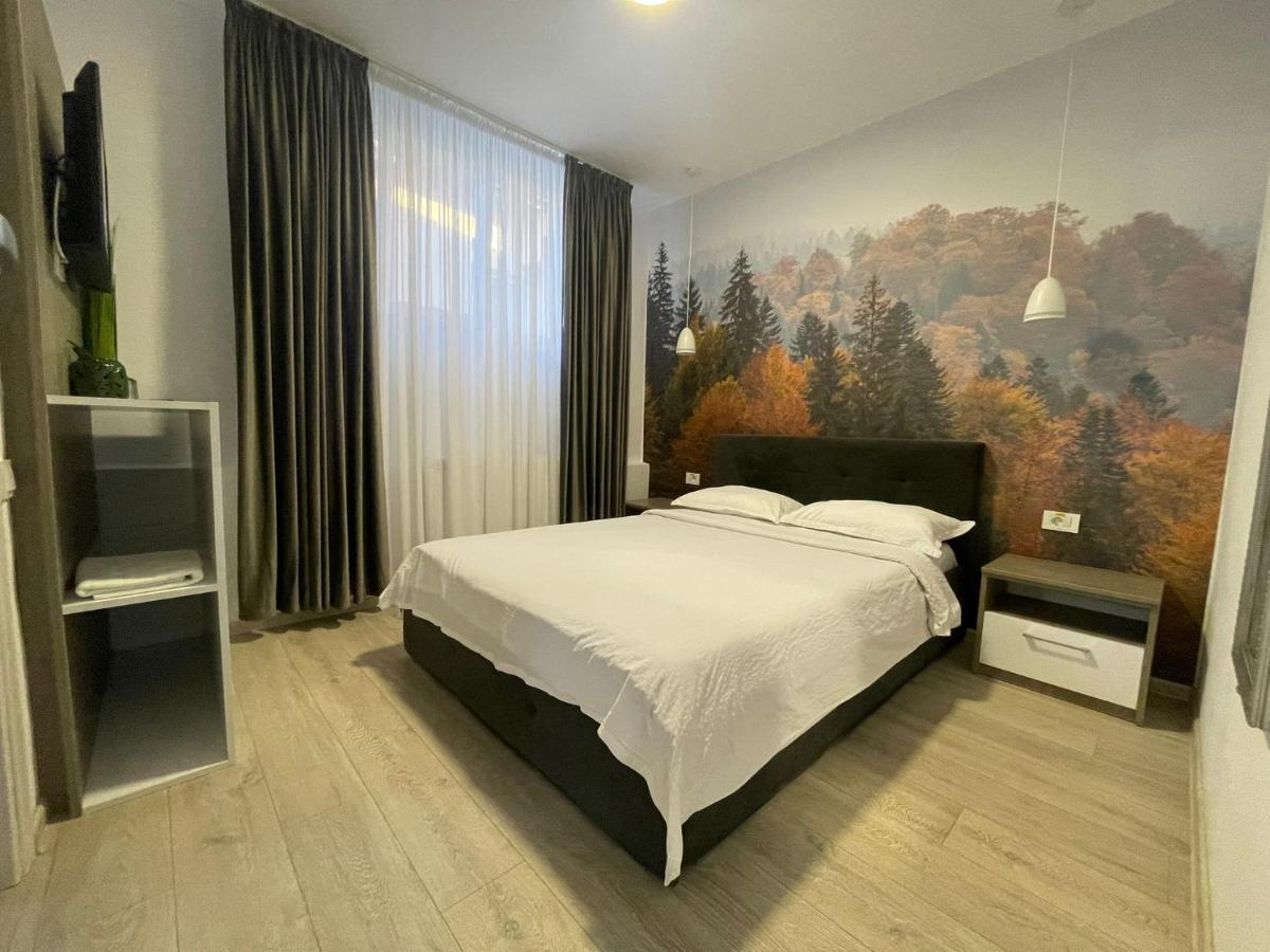 Pensiunea Prestige House Curtea de Argeş Екстериор снимка