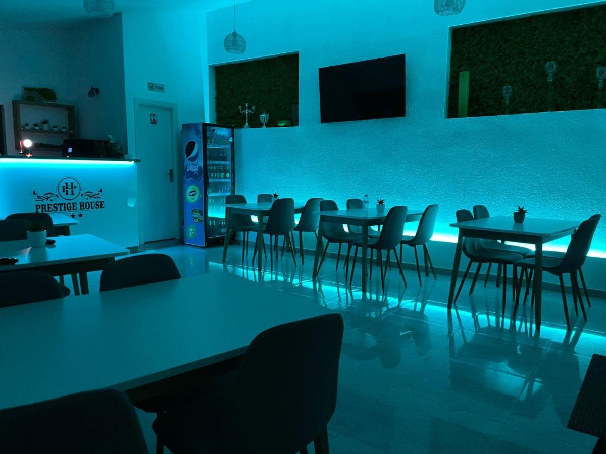 Pensiunea Prestige House Curtea de Argeş Екстериор снимка