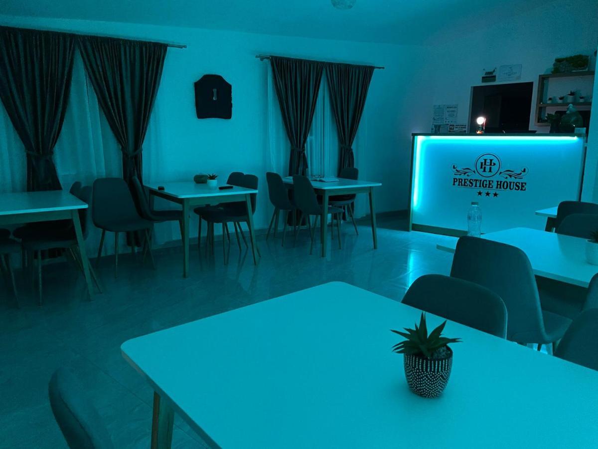 Pensiunea Prestige House Curtea de Argeş Екстериор снимка