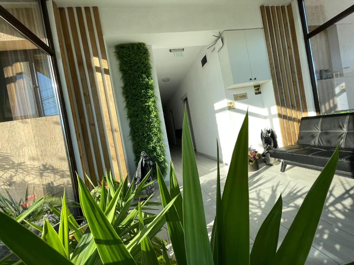 Pensiunea Prestige House Curtea de Argeş Екстериор снимка